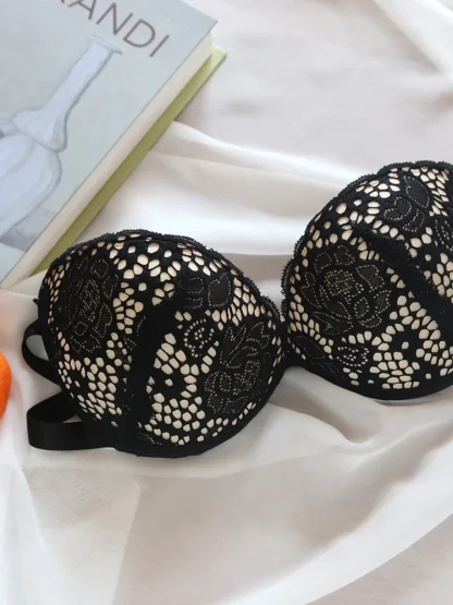 Wireless Push Up Strapless Bra - Image 3